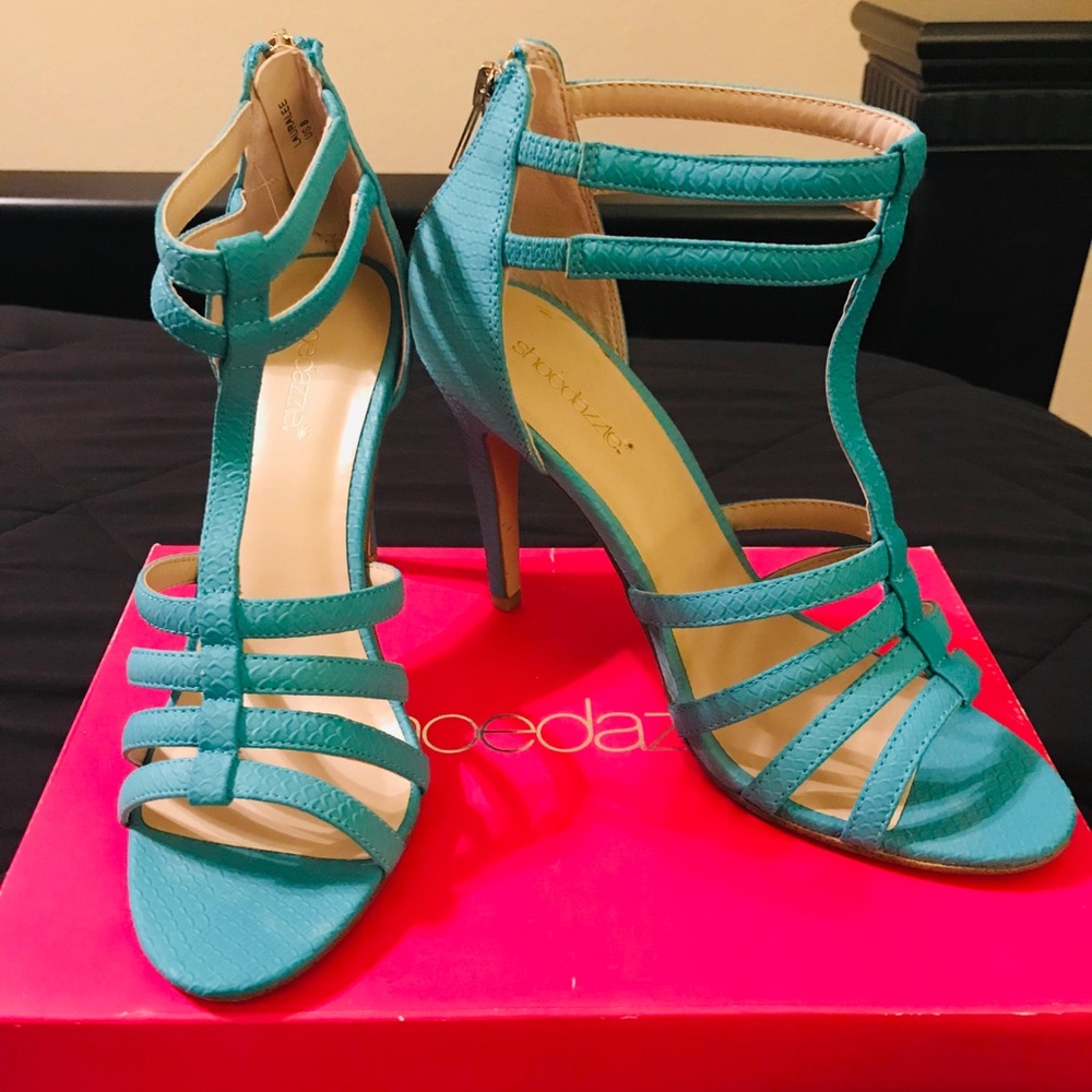 Shoedazzle Laural Lee heels in turquoise blue!!!!